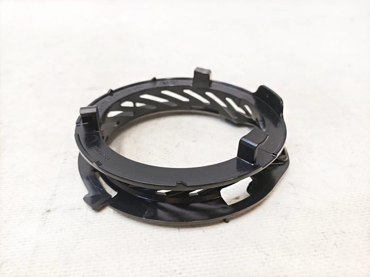 Тримач динаміка заднього лівого правого Mercedes EQS A2975455200