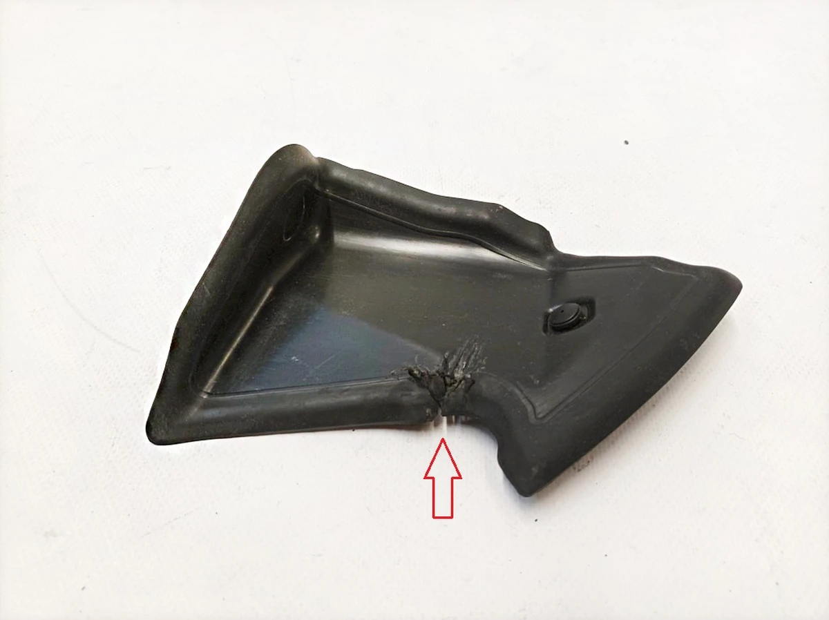 Облицовка стойки A внешняя левая (с повреждением) Mercedes EQS A2976900902