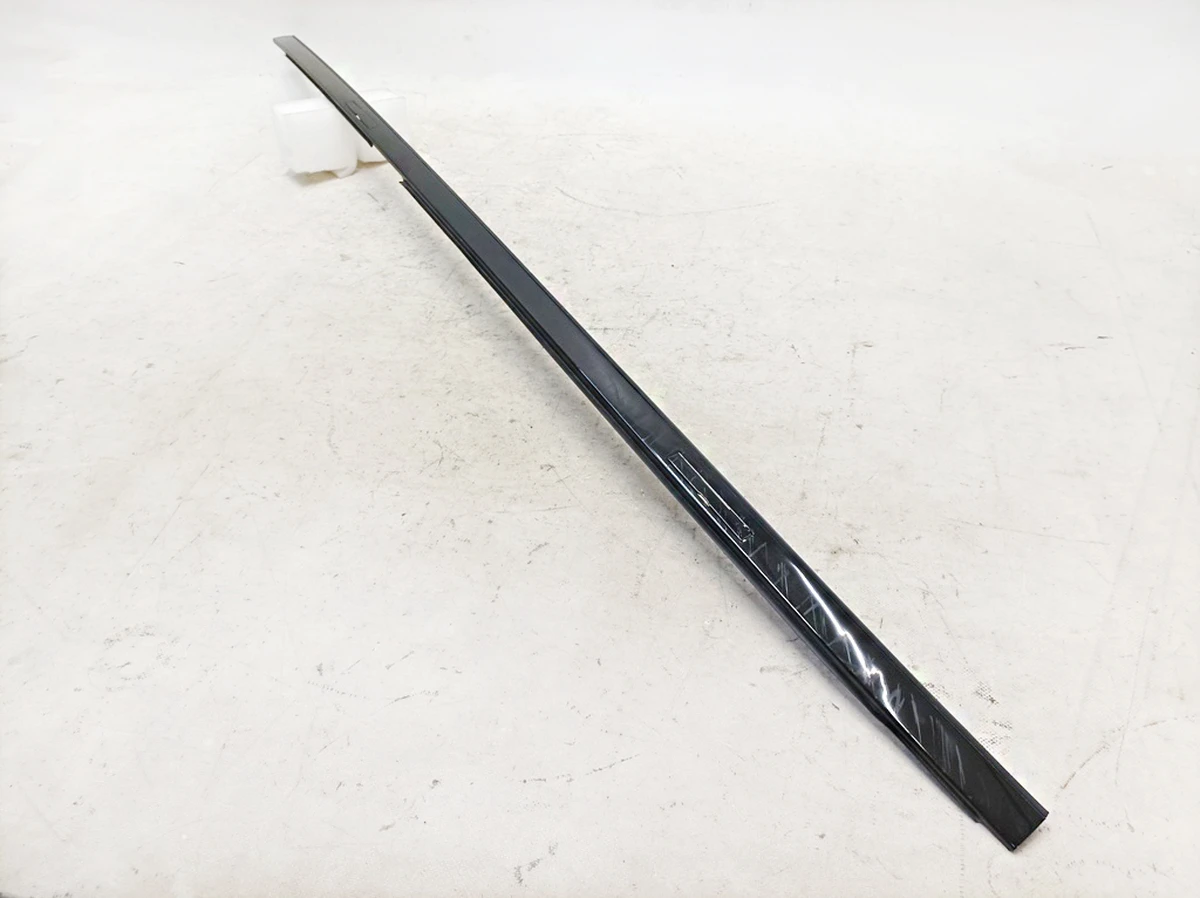 Left roof molding (scratched) Mercedes EQS A2976901600