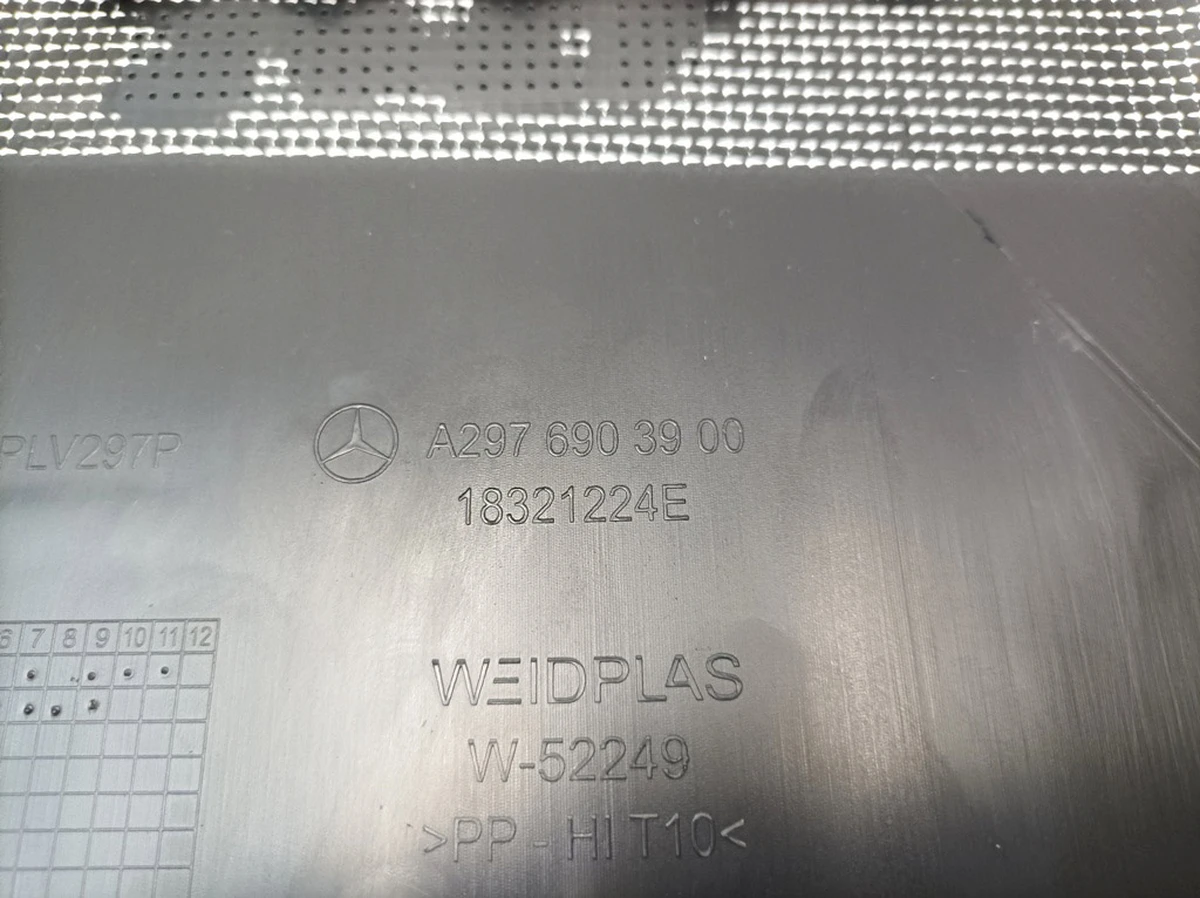 Облицювання стійки B нижня ліва Mercedes EQS A2976903900