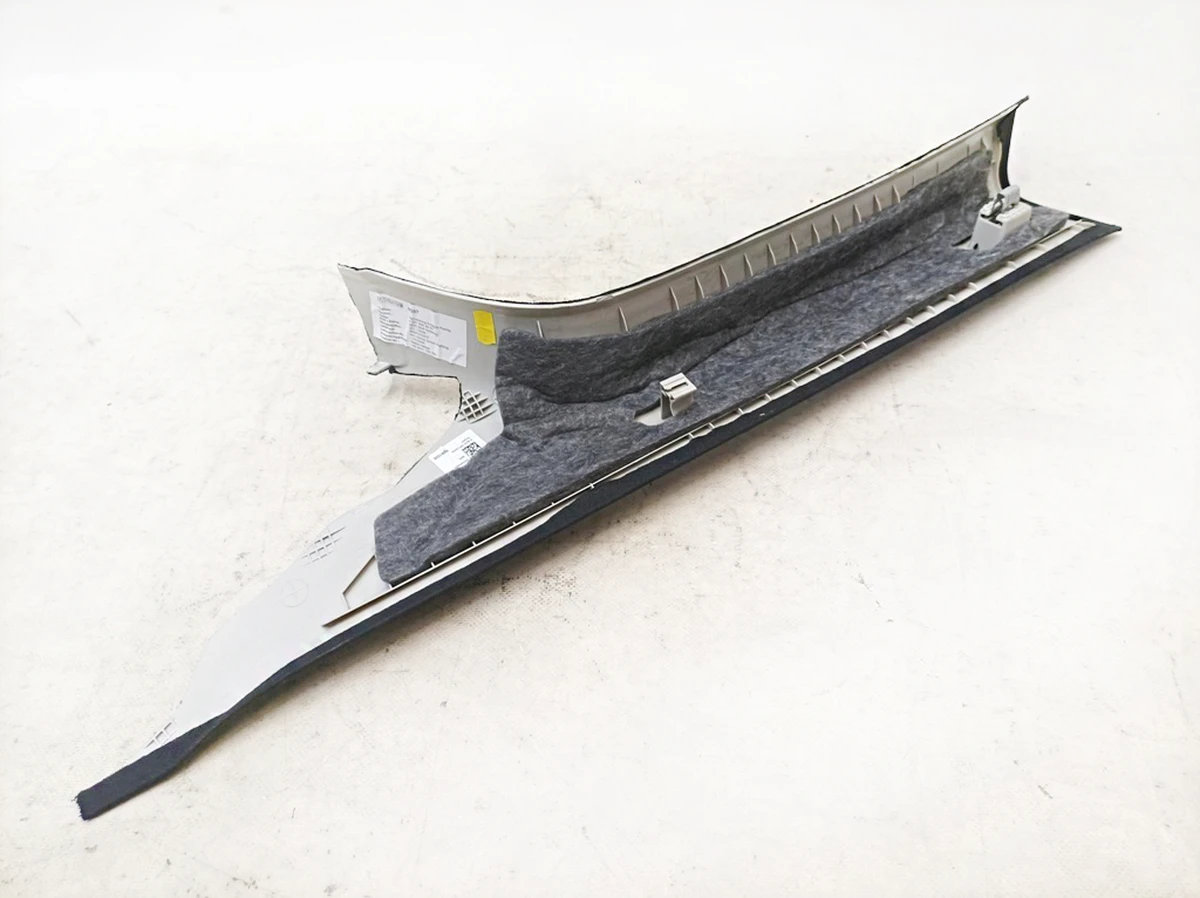 Облицювання стійки A права 9K95 Stoff Schwarz з пошкодженням Mercedes EQS A2976904800