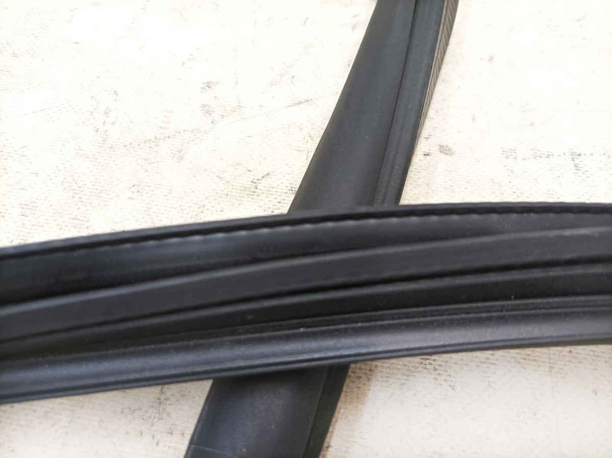 Front right door seal Mercedes EQS A2976970200