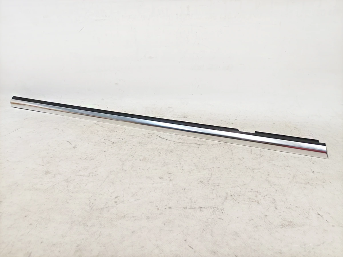 Молдинг с уплотнителем двери передней правой Mercedes EQS A2977201400