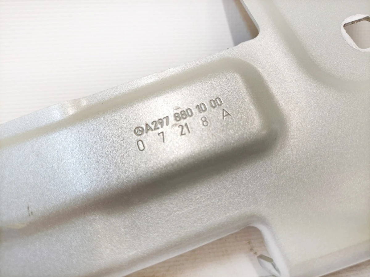 Front right upper fender bracket with damage Mercedes EQS A2978801000