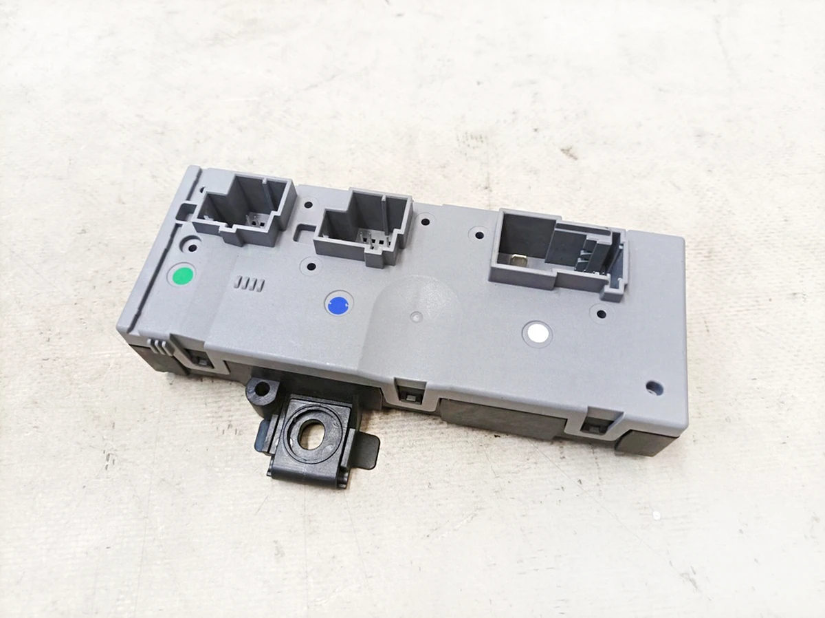 Блок управління кришкою багажника Mercedes EQS A2979001810