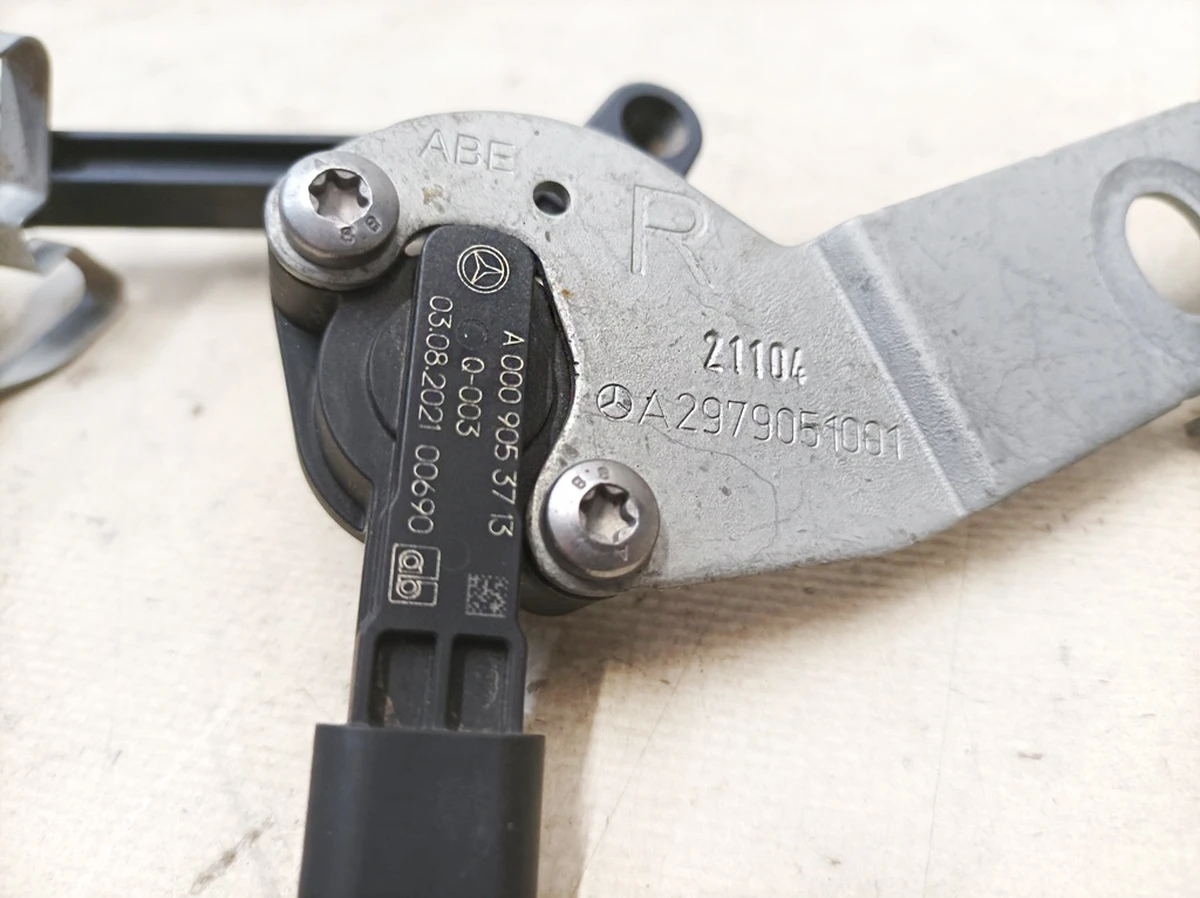 Front right turn angle sensor A0009053713 Mercedes EQS A2979051001