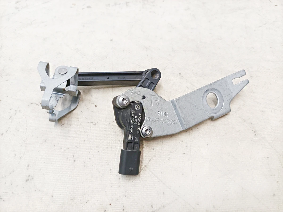 Датчик угла поворота передний правый A0009053713 Mercedes EQS A2979051001