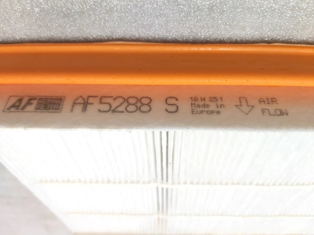 20 Фільтр підкапотний нижній повітряний комплект (2 штуки) Tesla model Y 1658375-00-A