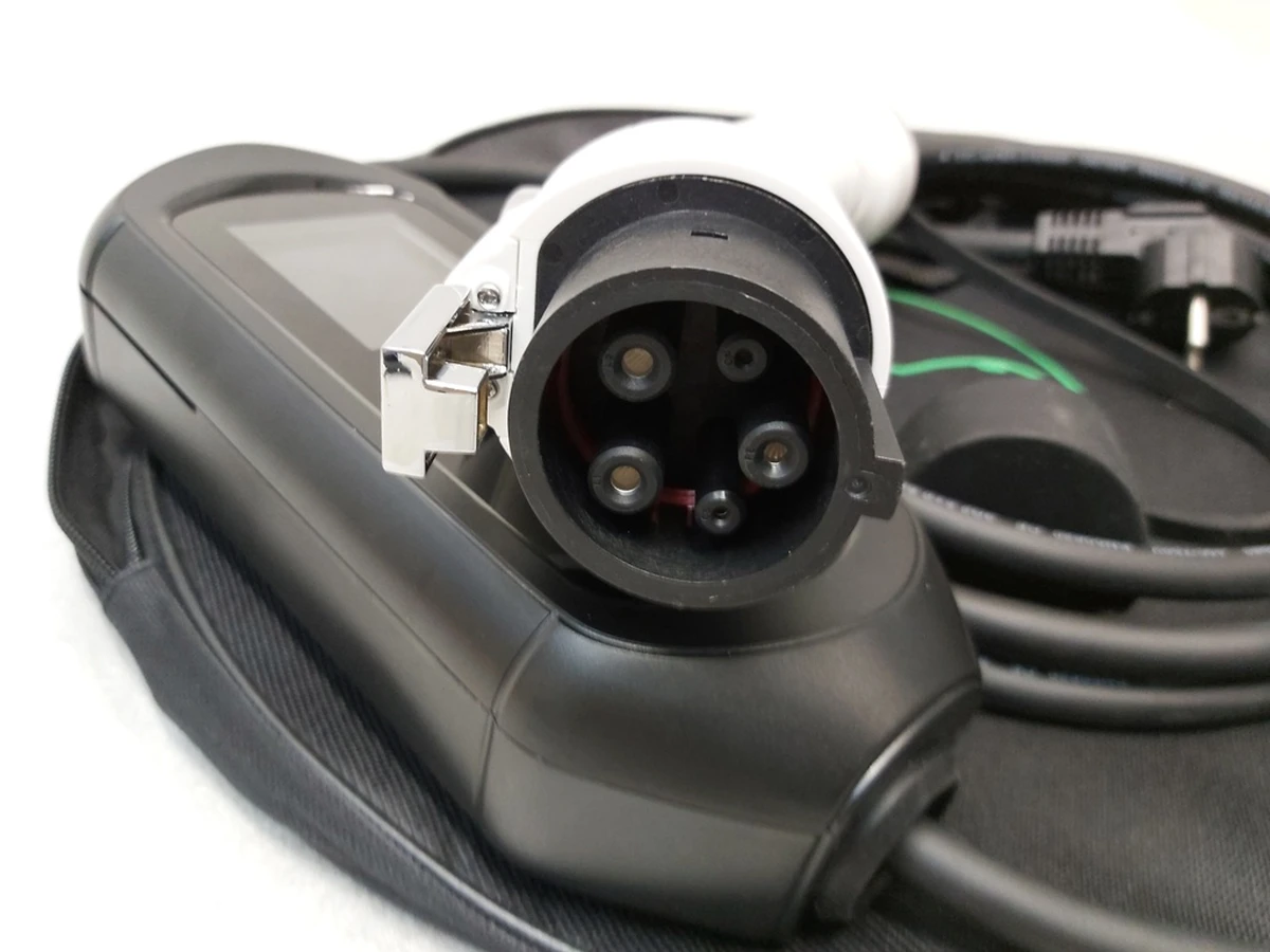 Универсальное мобильное зарядное устройство TYPE1 8A-16A 110V-240V 3,5 kW 3,5 м Tesla all models UMC AFY-A110-1