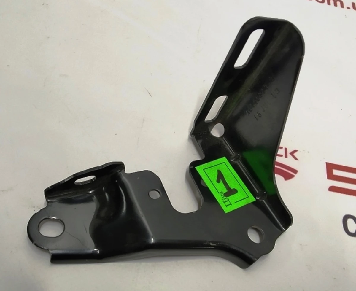 9 Seat bracket 2nd row right Tesla model S 1006863-00-B