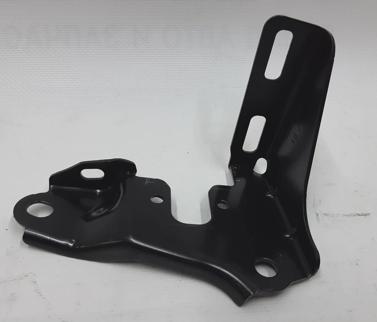 9 Кронштейн сидіння 2-го ряду правий Tesla model S 1006863-00-B