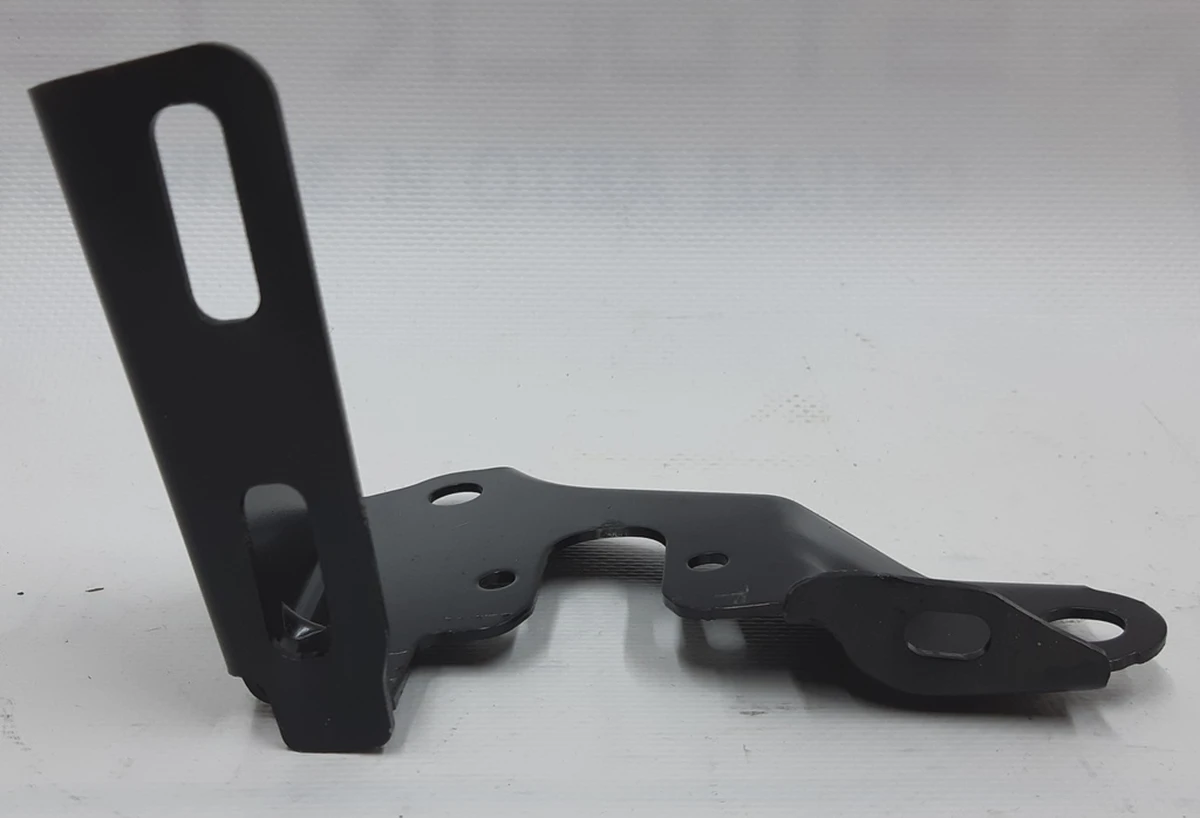 9 Кронштейн сидіння 2-го ряду правий Tesla model S 1006863-00-B