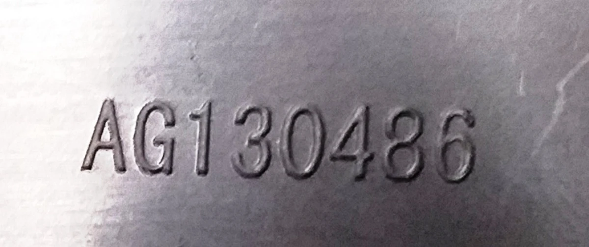 4 Накладка декоративная сиденья пассажира нижняя правая Tesla model S, model S REST 1013094-00-A