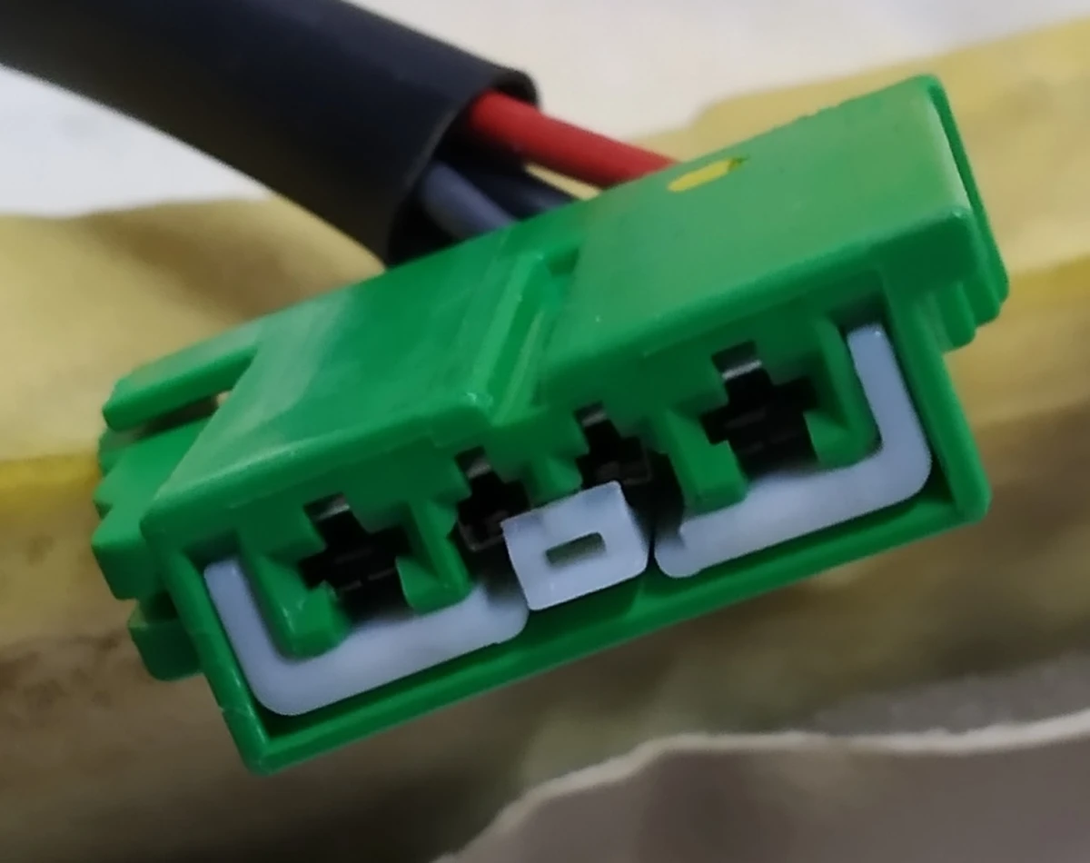 3 Обшивка нижньої частини сидіння водія з підігрівом PREM TAN Tesla model S 1013115-03-B