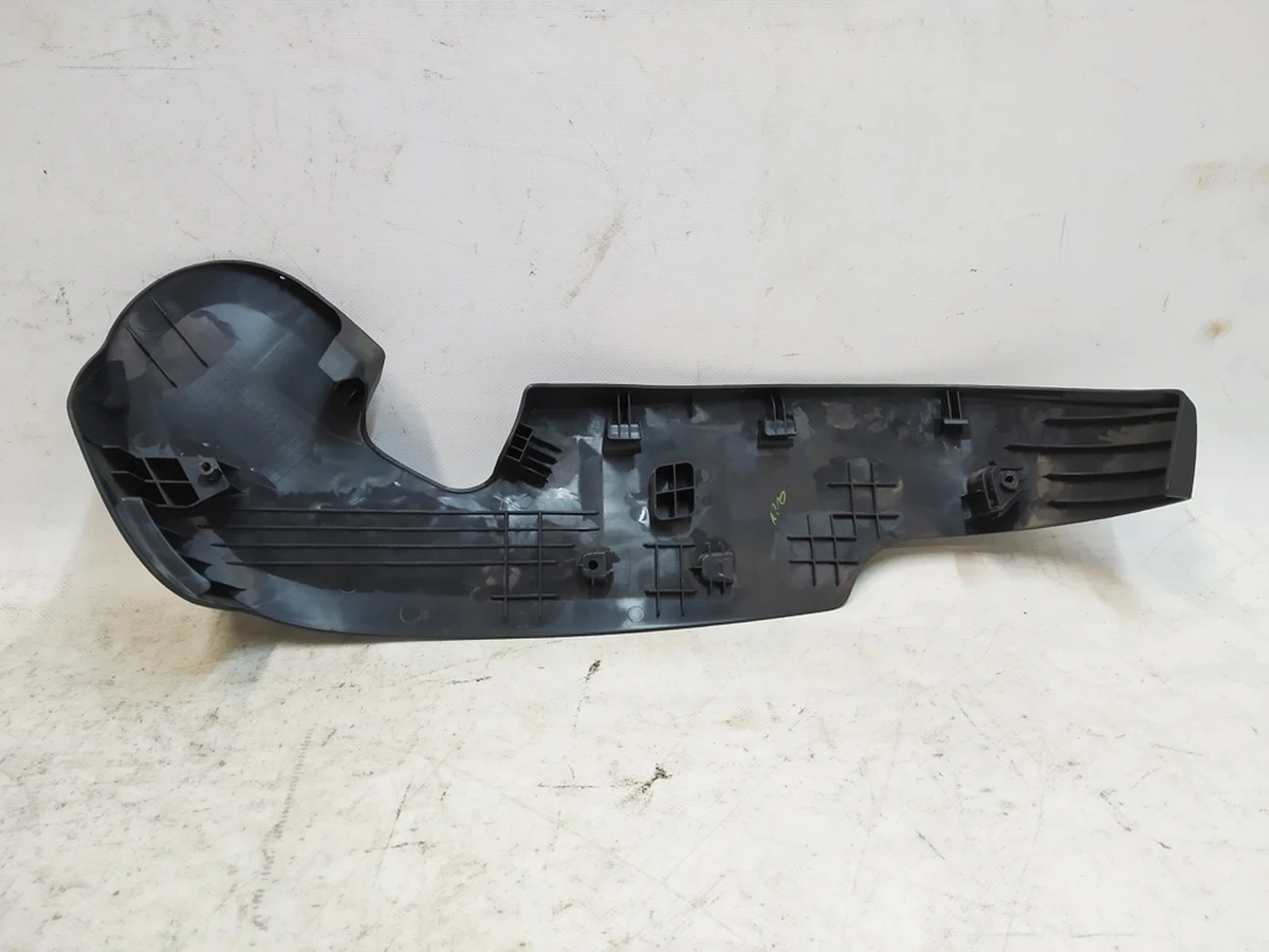 Накладка декоративна сидіння пасажира нижня ліва (пошкодження) Tesla model S, model S REST 1013093-00-A