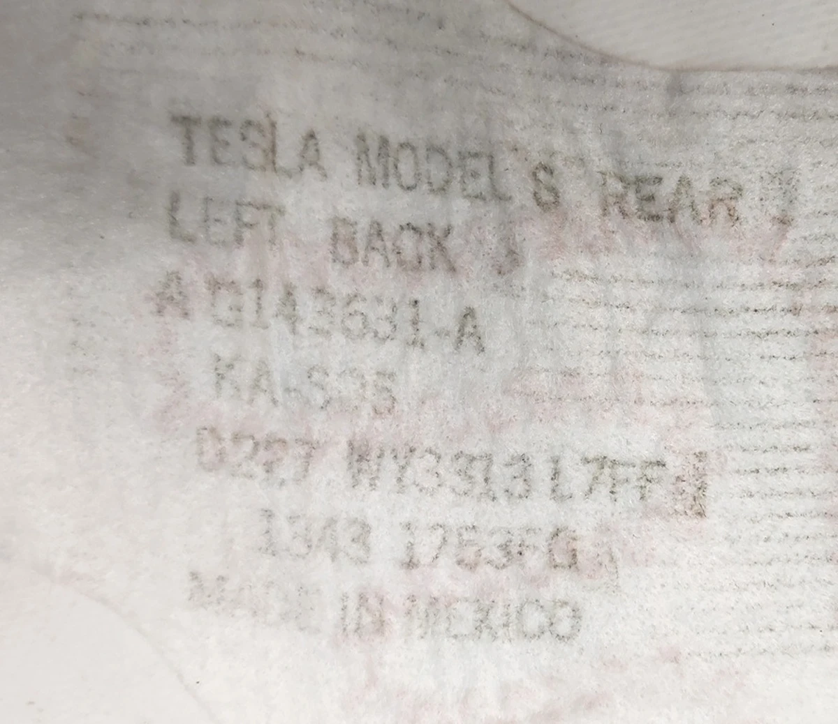 Підігрів спинки подвійного сидіння 2-го ряду Tesla model S, model S REST 1030484