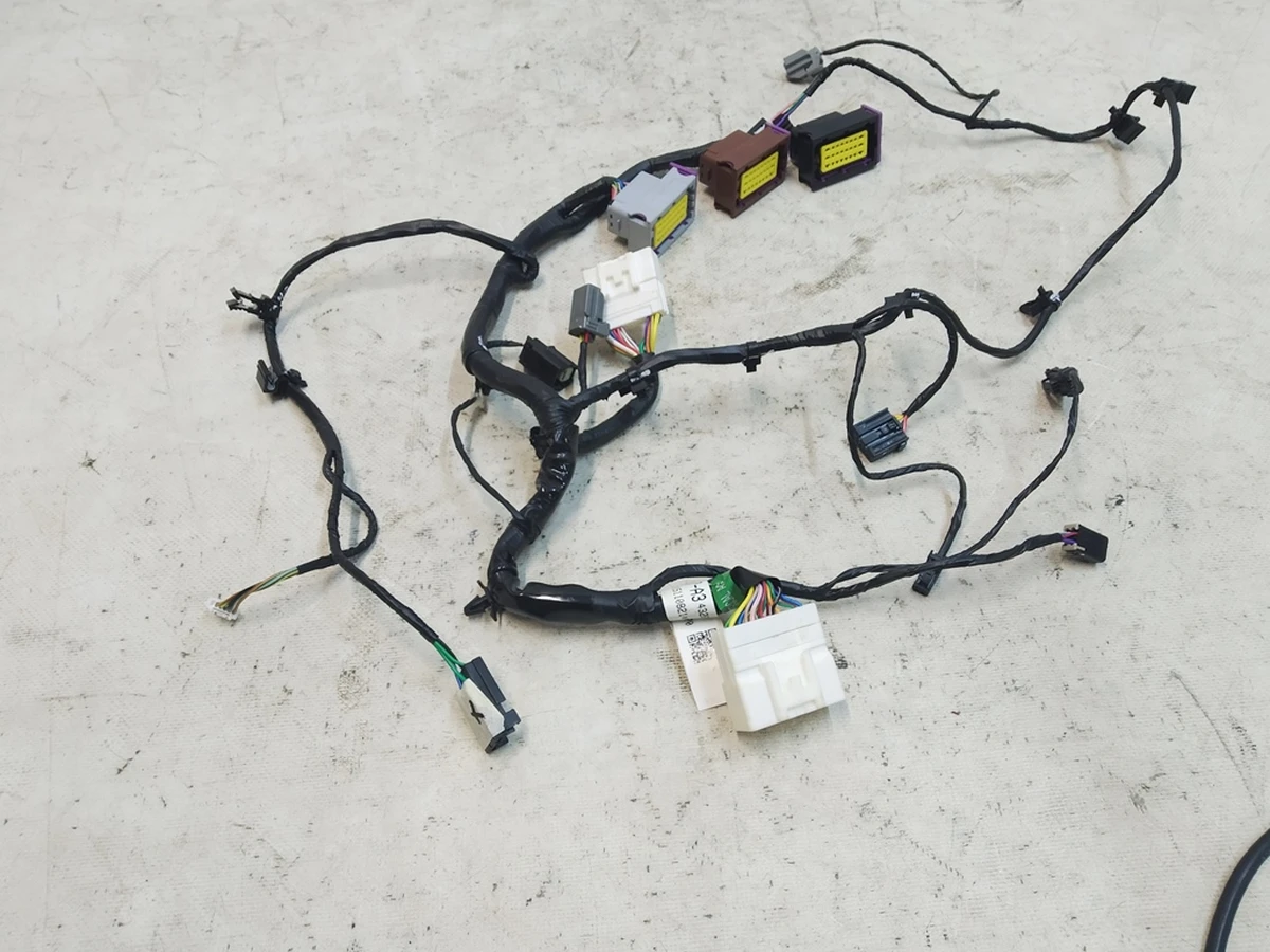 1 Электропроводка нижней части водительского сиденья (повреждение) Tesla model X, model S REST 1486405-00-D