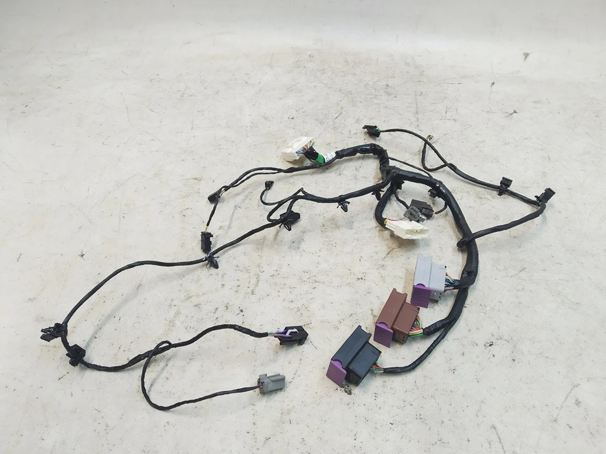 1 Электропроводка нижней части водительского сиденья (повреждение) Tesla model X, model S REST 1486405-00-D