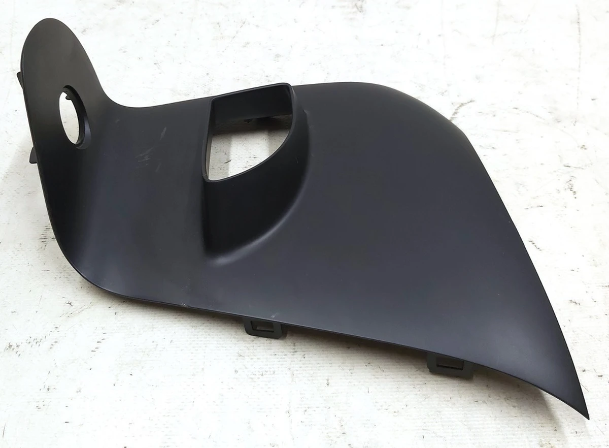 5 Накладка декоративна сидіння 2-го ряду нижня ліва Tesla model X 1069165-00-A