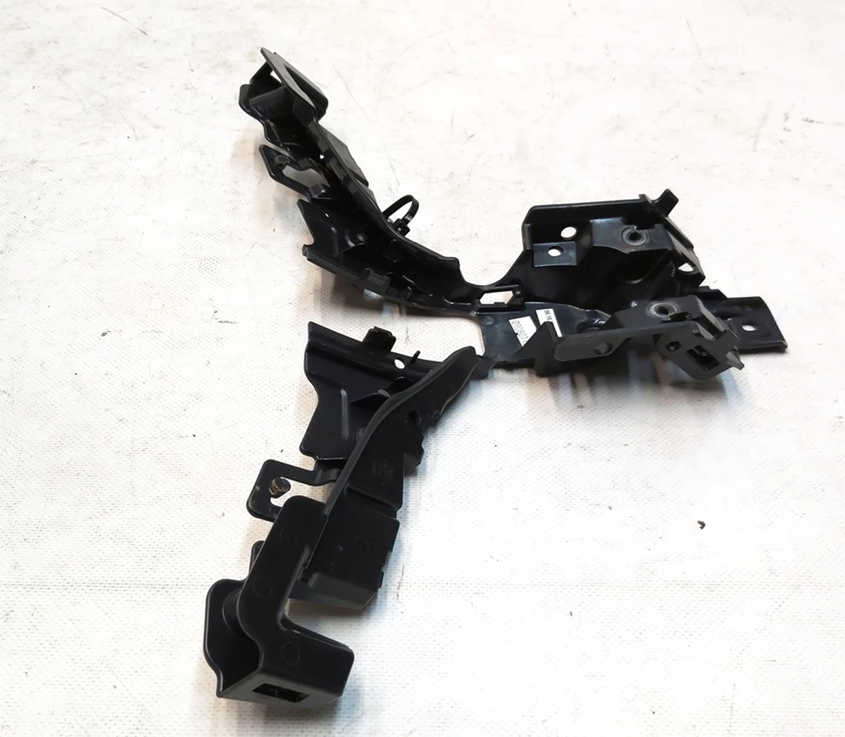 SURROUND, 2ND ROW SEAT,lower front Tesla model X AG151473