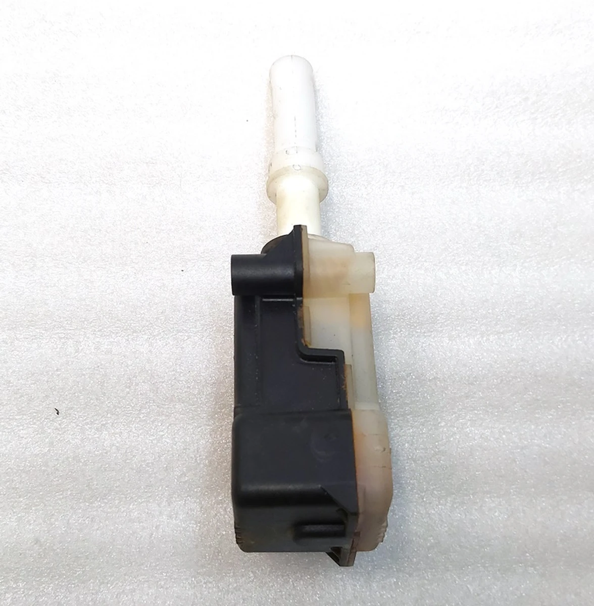 4 Привід механізму розблокування сидіння 3-го ряду Tesla model X, model X Mar 2021 1098416-00-A