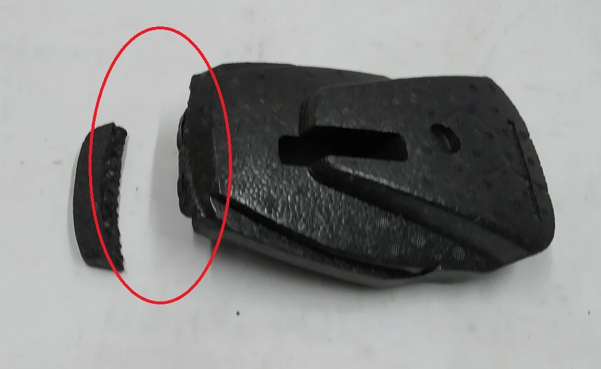 Foam padding for headrest of seat 1st row (rear part) NEXT GEN (GEN 2) (with damage) Tesla model S, model S REST 1058006-02-B