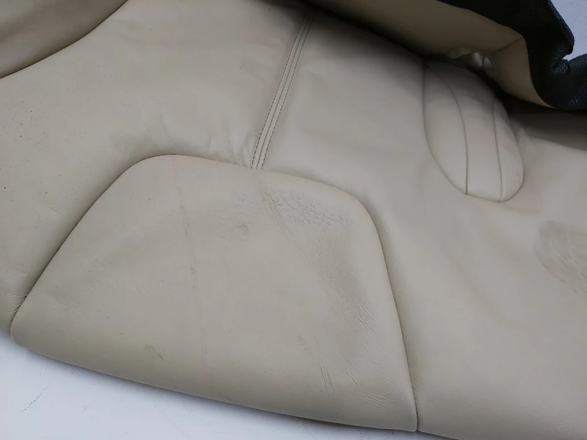 3 Обшивка дивана другого ряду сидінь PREM SED LVY Tesla 1030570-03-B