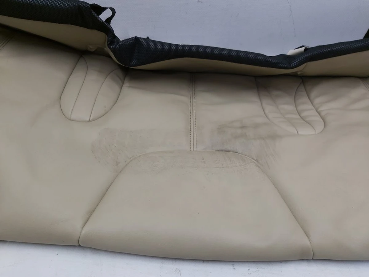 3 Обшивка дивана другого ряду сидінь PREM SED LVY Tesla 1030570-03-B