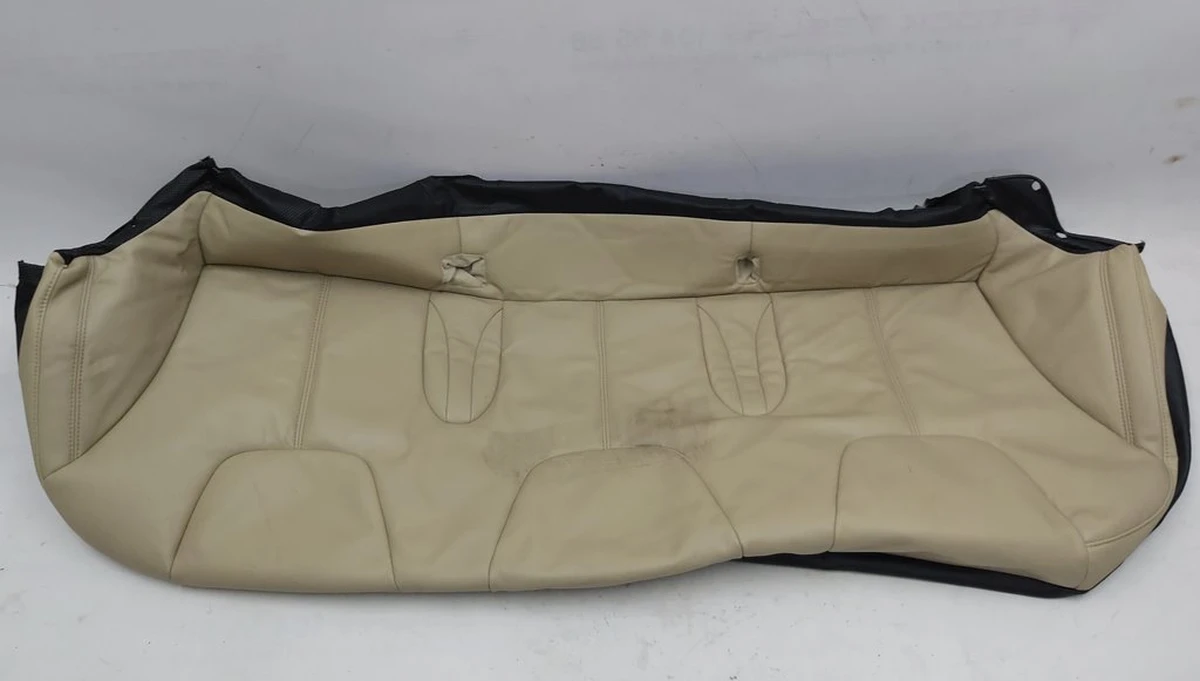 3 Обшивка дивана другого ряду сидінь PREM SED LVY Tesla 1030570-03-B