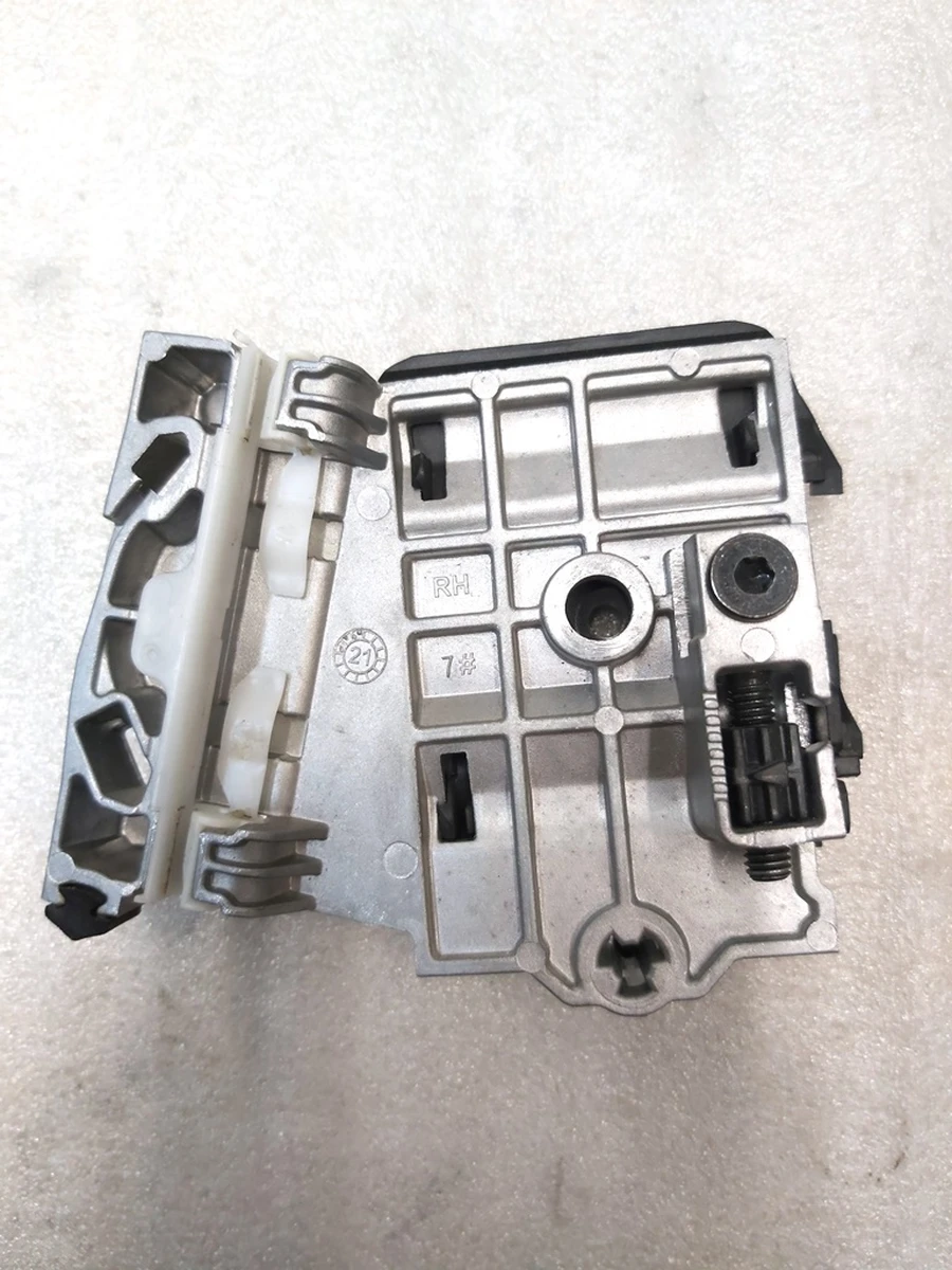 1 Фіксатор положення скла подвійного склопідйомника переднього правого Tesla model Y 1495509-00-E