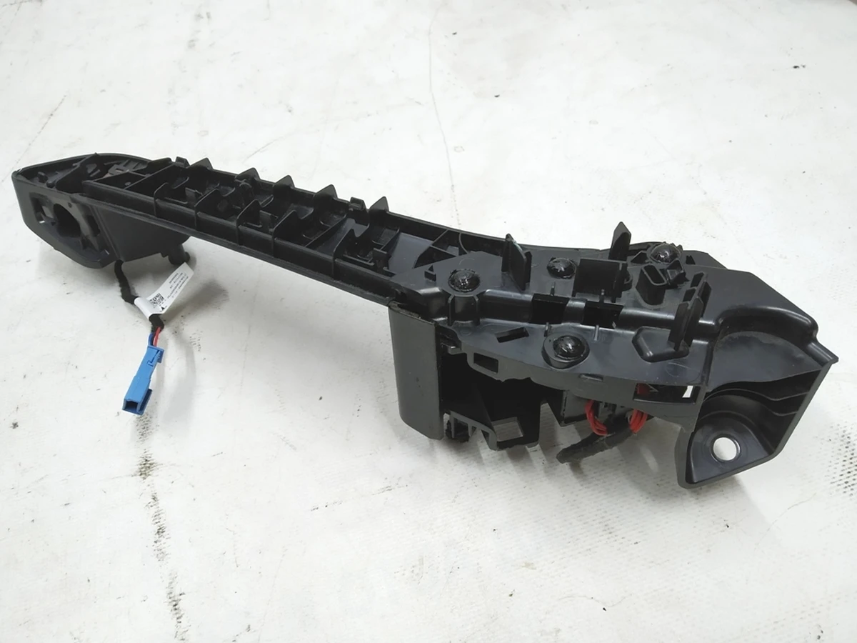 14 Каркас ручки дверей внутрішньої передньої правої в зборі з блоком керування Tesla model 3 1090411-01-H