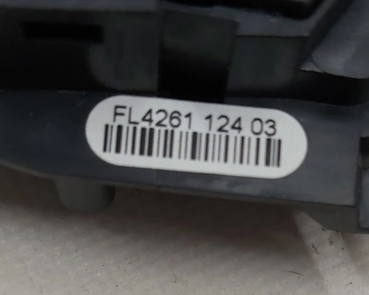 1 Switch button (on steering wheel) left Tesla model S 1013242-00-B