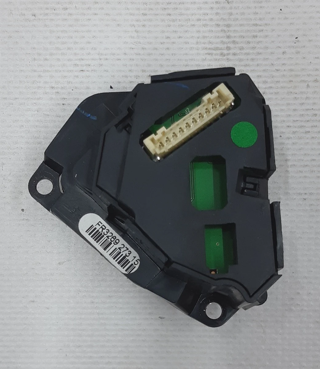 1 Кнопка переключения (на руле) правая Tesla model S 1013242-00-B