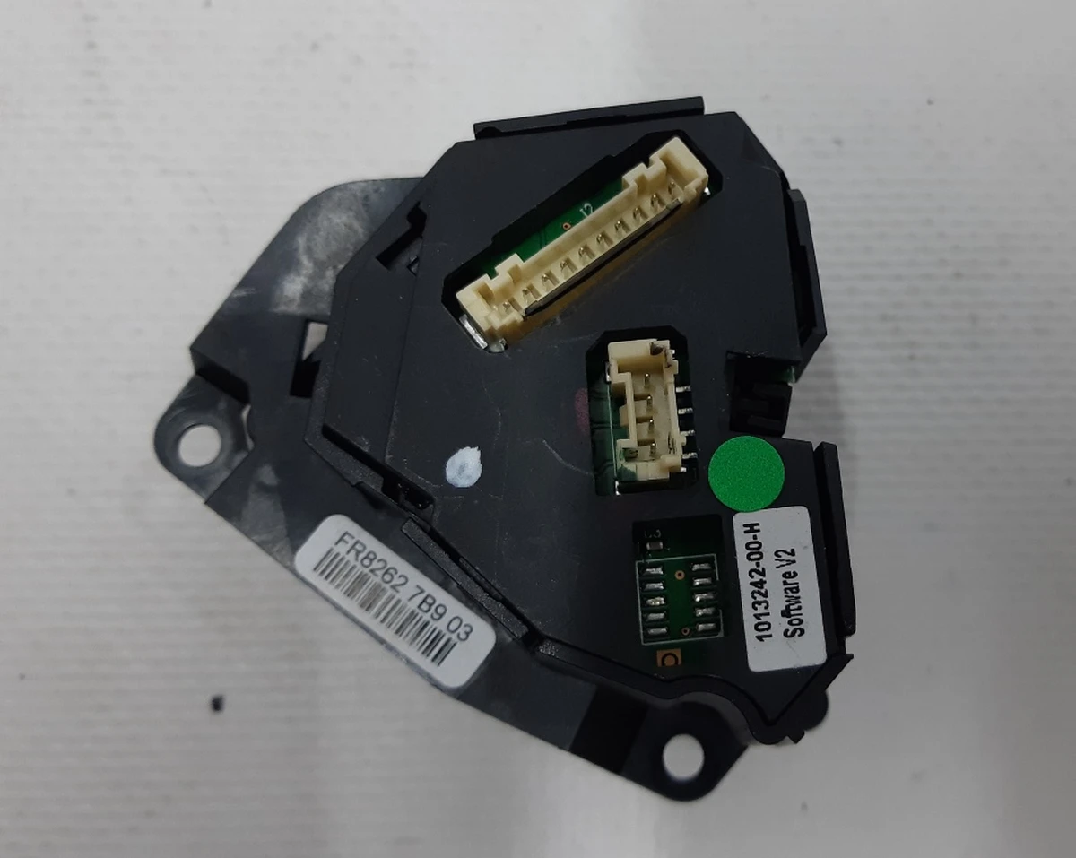 1 Switch button (on steering wheel) right Tesla model X 1013242-00-H