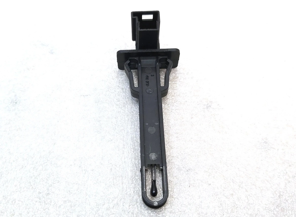 14 Датчик температури вихідного повітря Tesla Model 3, Model Y 1500645-00-A