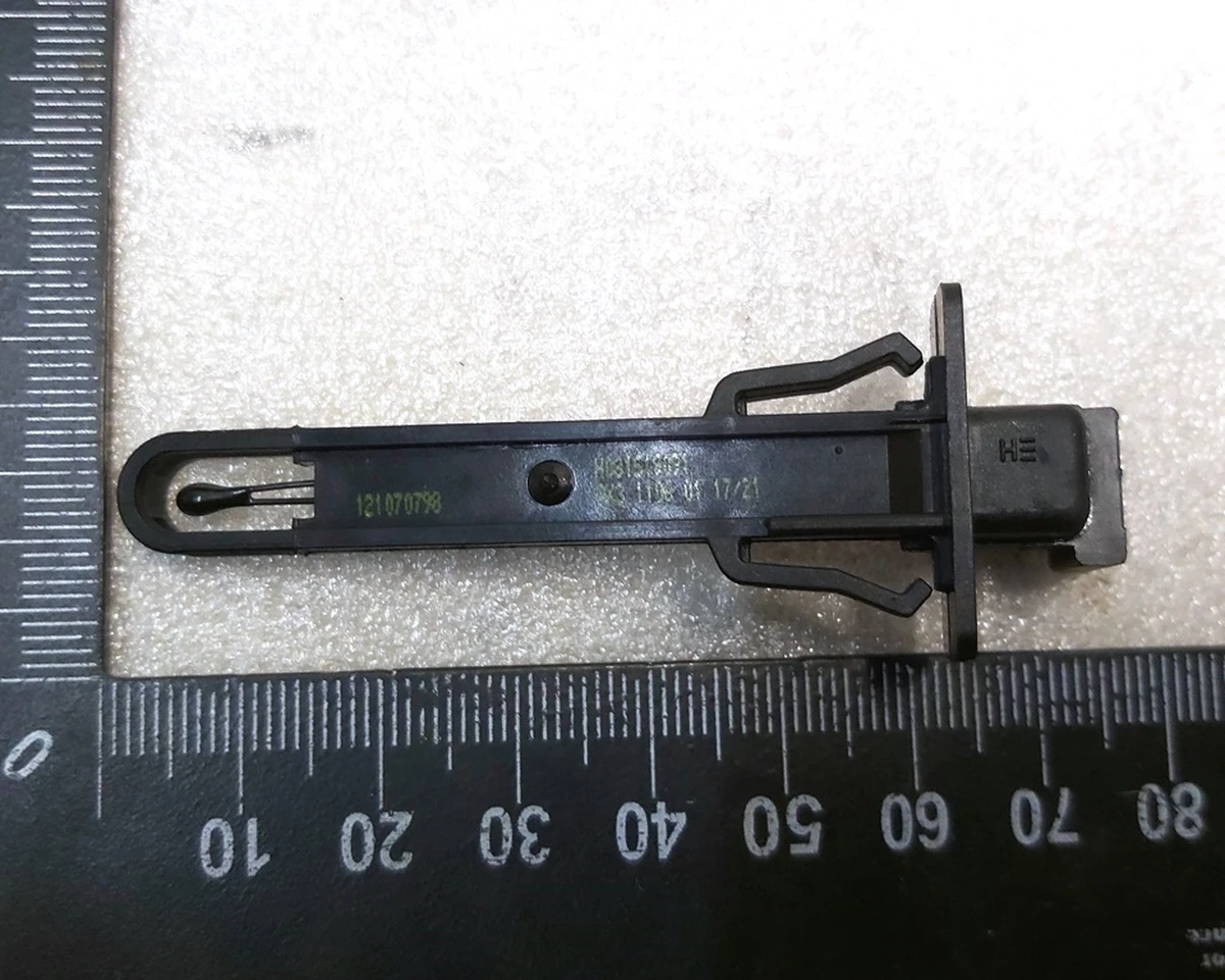 Датчик температуры исходящего воздуха Tesla Model 3, Model Y 1500645-00-A