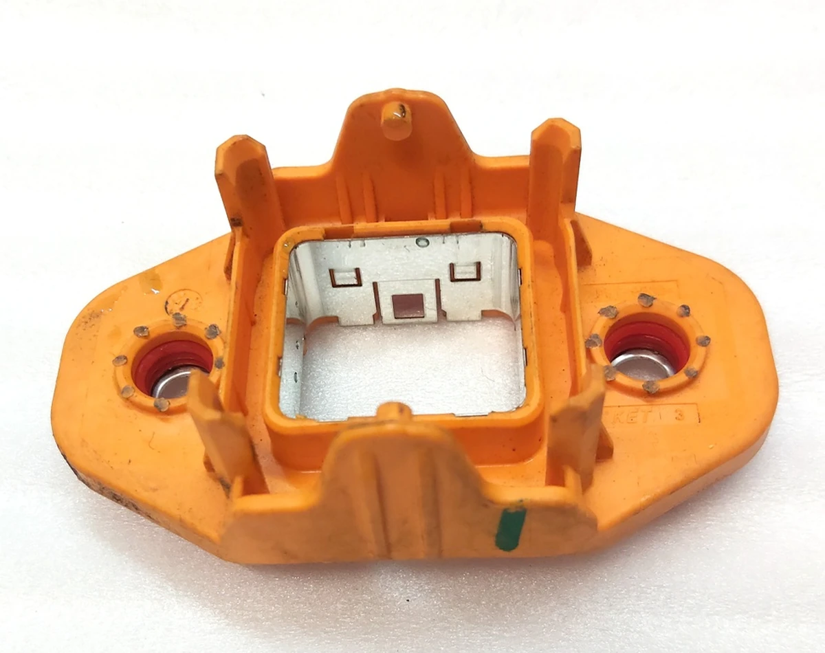 12 Кронштейн високовольтного роз'єму основної батареї екранований 600 V Tesla model 3, model Y 1109531-00-G