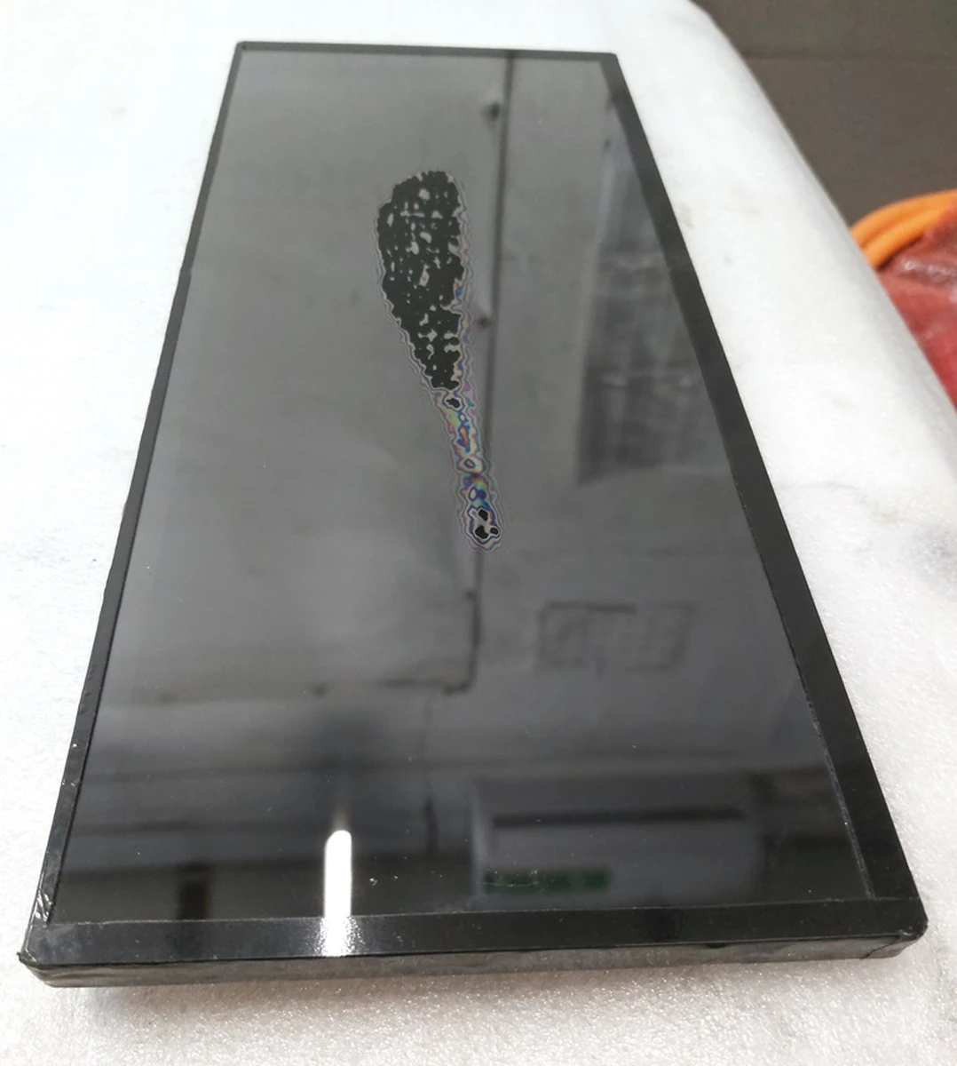 1 Auxiliary monitor display with screen leaks Tesla model S, model S REST, model X 1004788-00