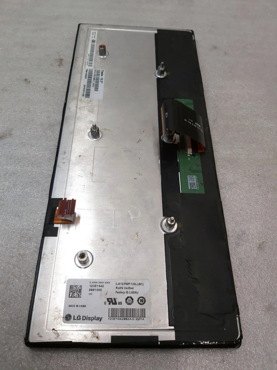 1 Auxiliary monitor display with screen leaks Tesla model S, model S REST, model X 1004788-00