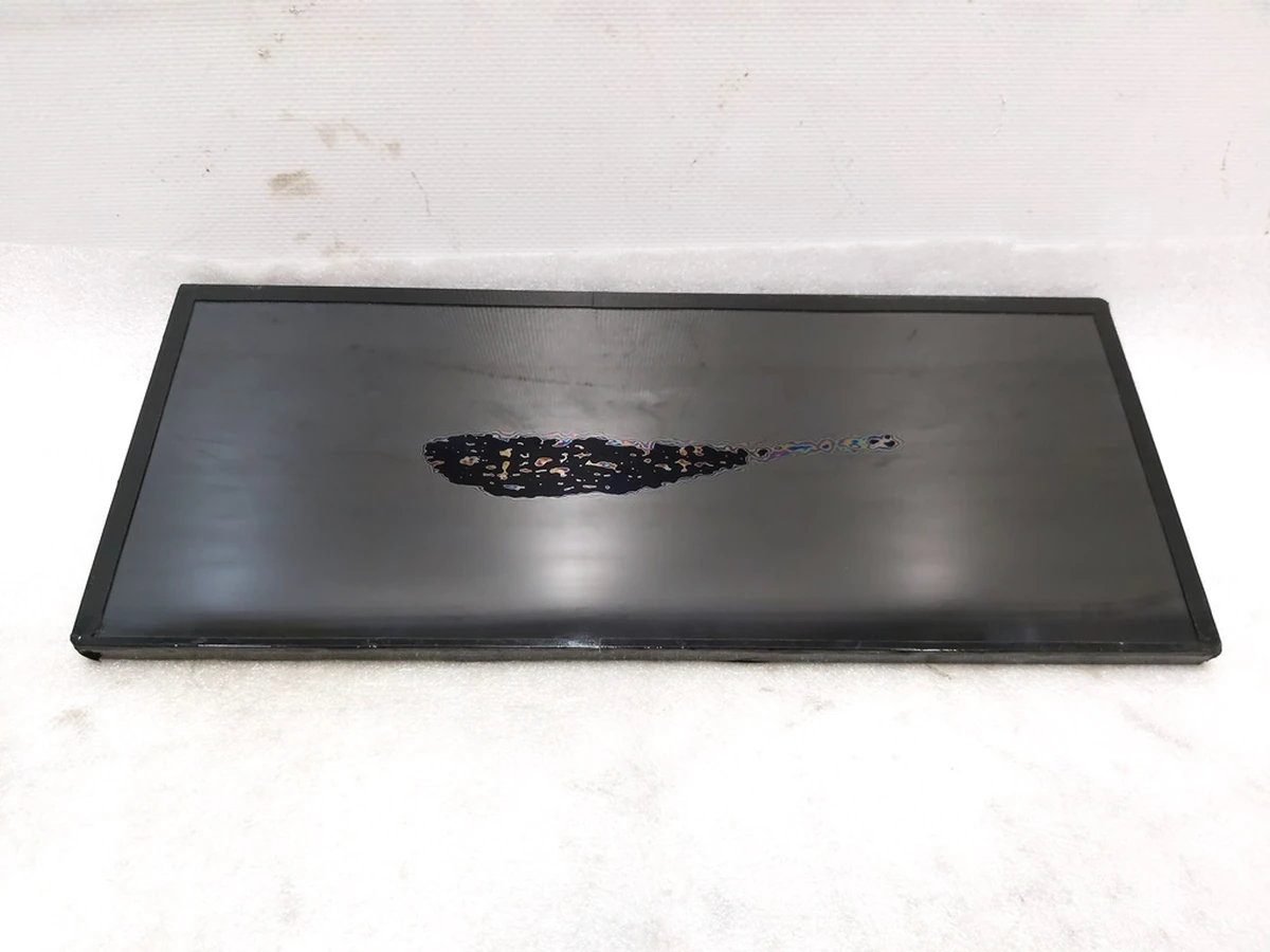 1 Auxiliary monitor display with screen leaks Tesla model S, model S REST, model X 1004788-00