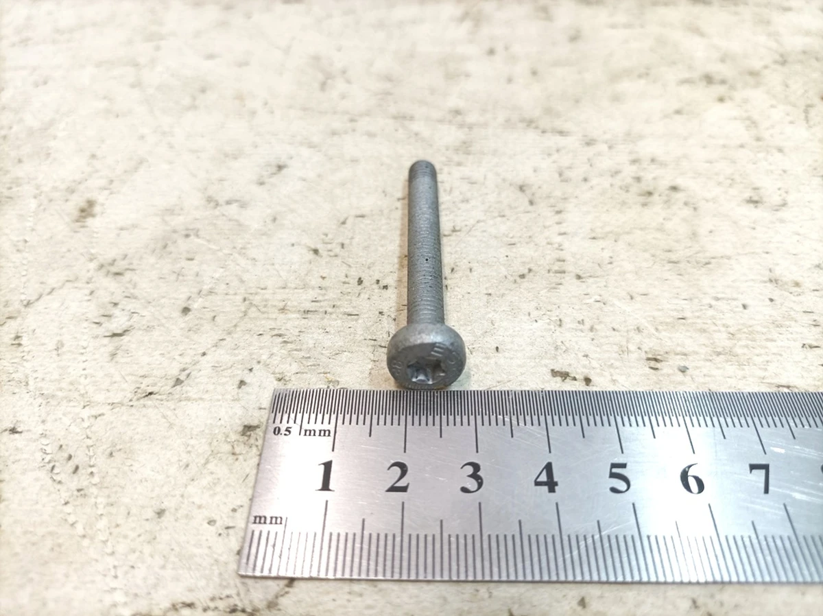 Гвинт із плоскою головкою M6X50 Porsche Taycan N10470703