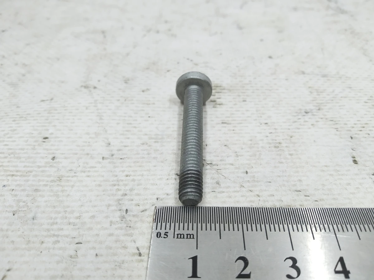 Screw with a semi-countersunk head with an internal polyhedron M6x40 Audi E-tron N10582103