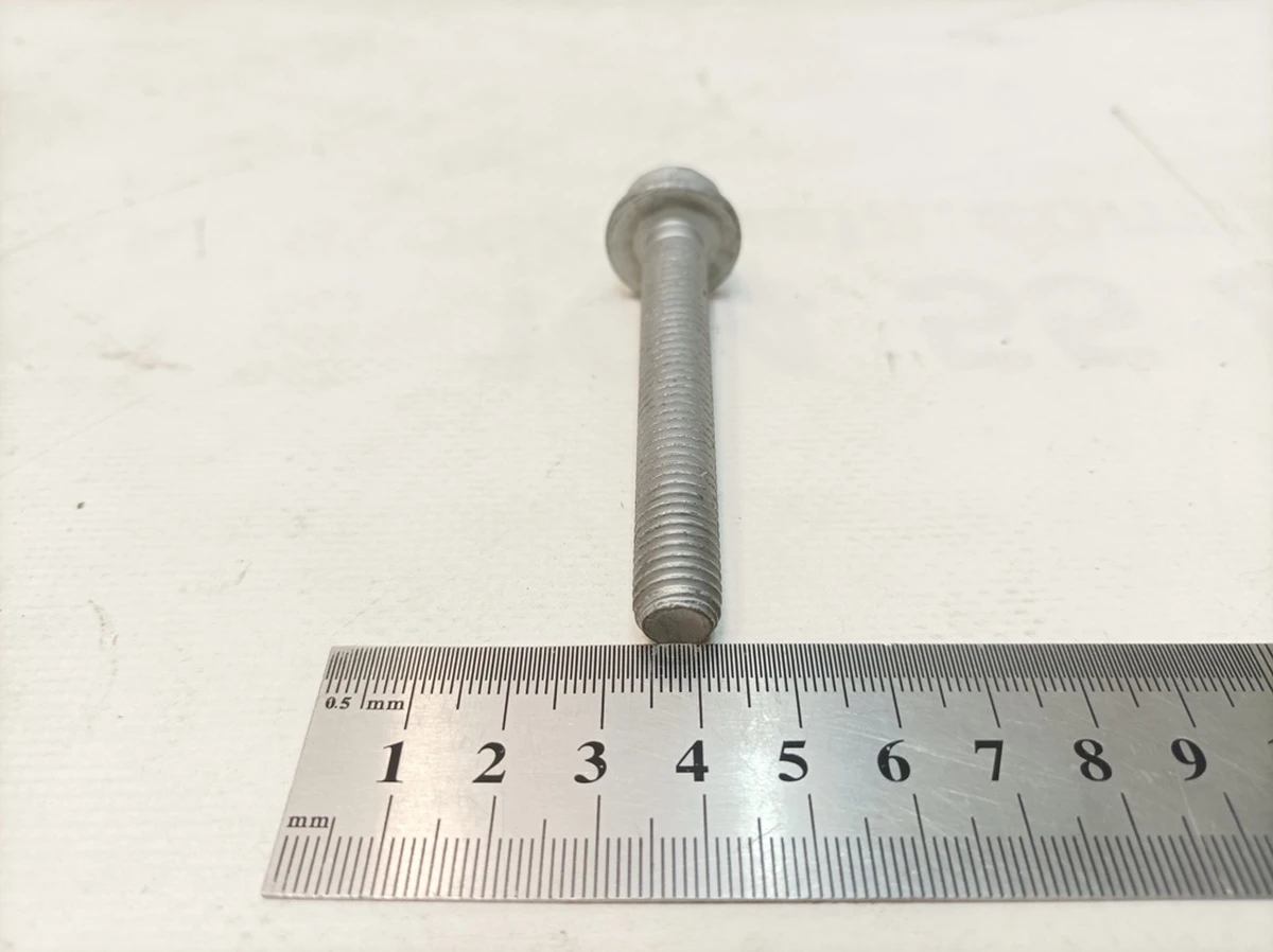 Socket head socket head screw M10X70 Porsche Taycan N10625902