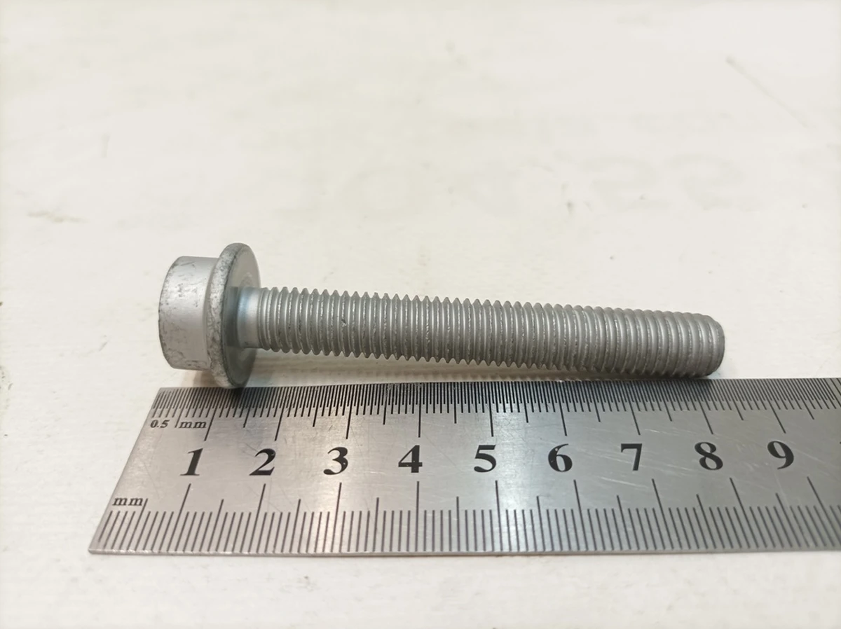 Socket head socket head screw M10X70 Porsche Taycan N10625902