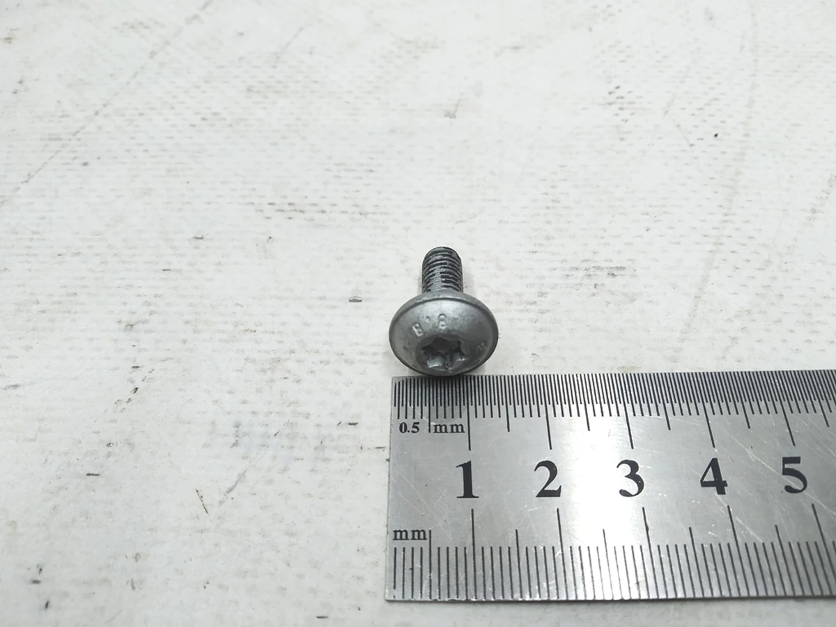 Гвинт з циліндричною головкою, що округляє, Torx М6Х16 Audi E-tron N10632003