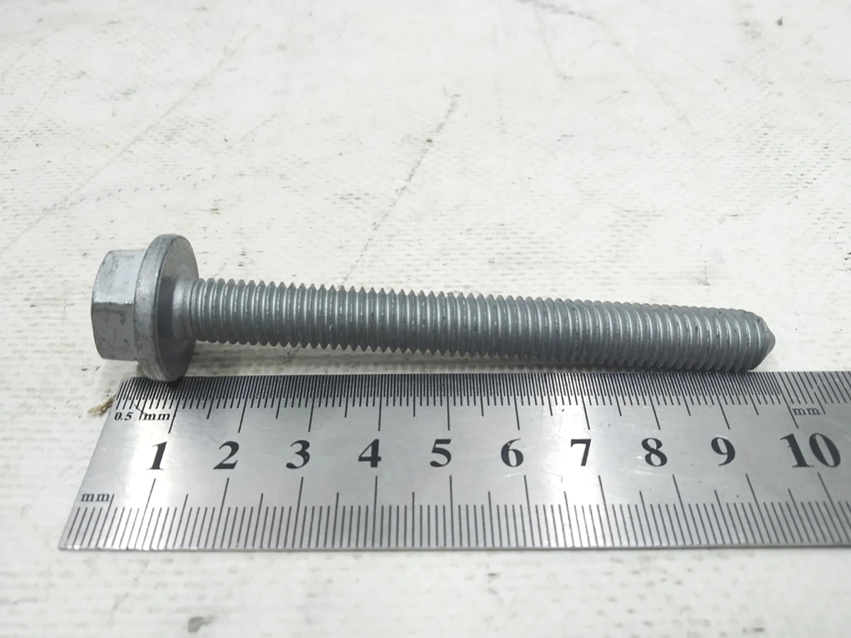 Болт с шестигранной головкой с буртиком M10X90 Audi E-tron N10643801