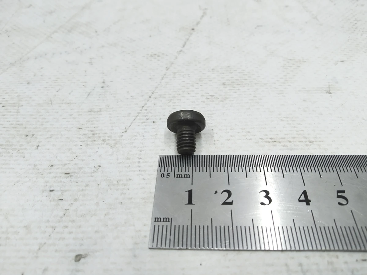 Гвинт з плоскою головкою та внутрішнім Torx М6х8 Audi E-tron N10680303