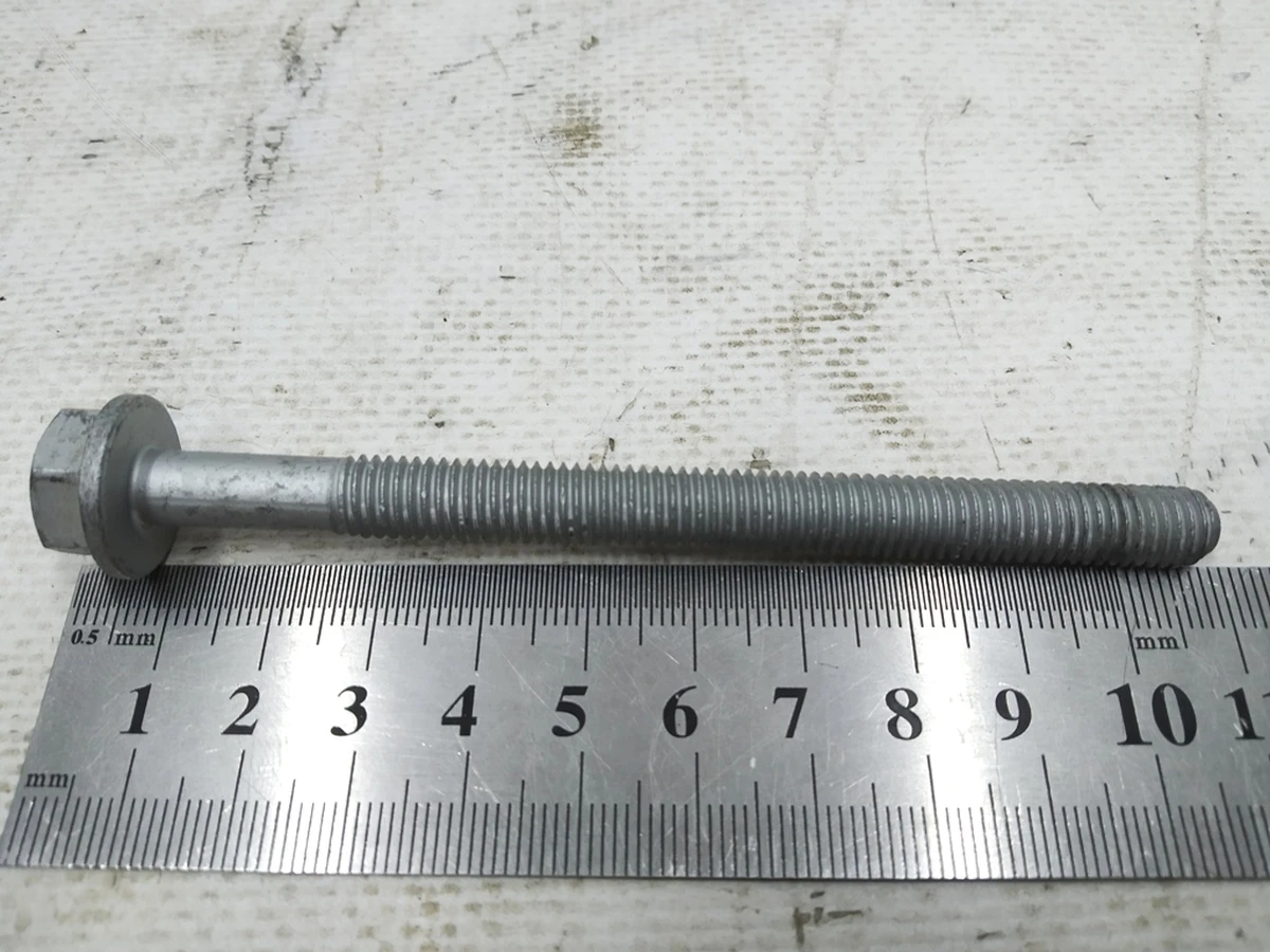 Гвинт із шестигранною головкою з буртиком M8X100 Audi E-tron N10692601