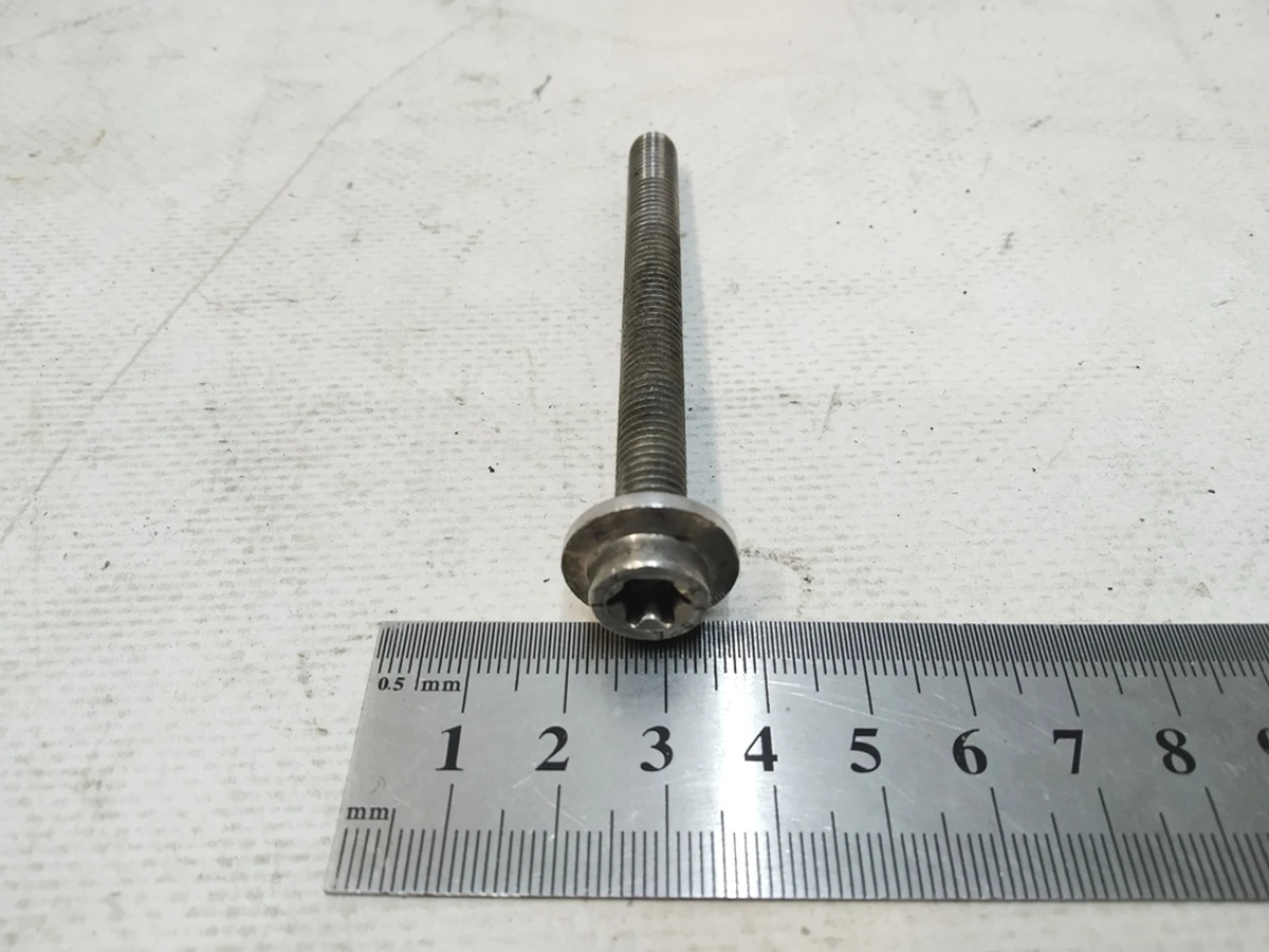 Гвинт із циліндричною головкою із внутрішнім шестигранником М8Х85 Audi Q7 N10765501