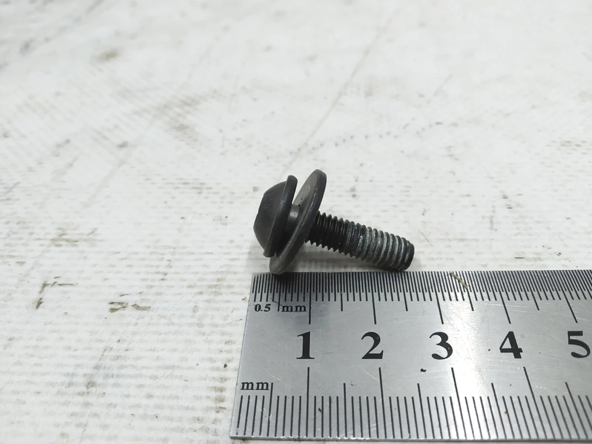 Гвинт із циліндричною округленою головкою Torx (з шайбою) Audi E-tron N91140501